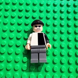 Rare LEGO Batman Two-Face’s Henchman Minifigure